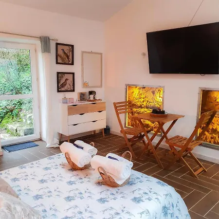 Semi Troglodyte En Foret Massage Et Diner Romantique * L'Orbrie