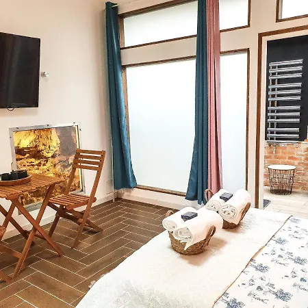 Semi Troglodyte En Foret Massage Et Diner Romantique Accommodatie bij particulieren