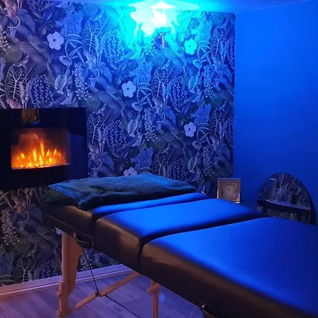 Semi Troglodyte En Foret Massage Et Diner Romantique